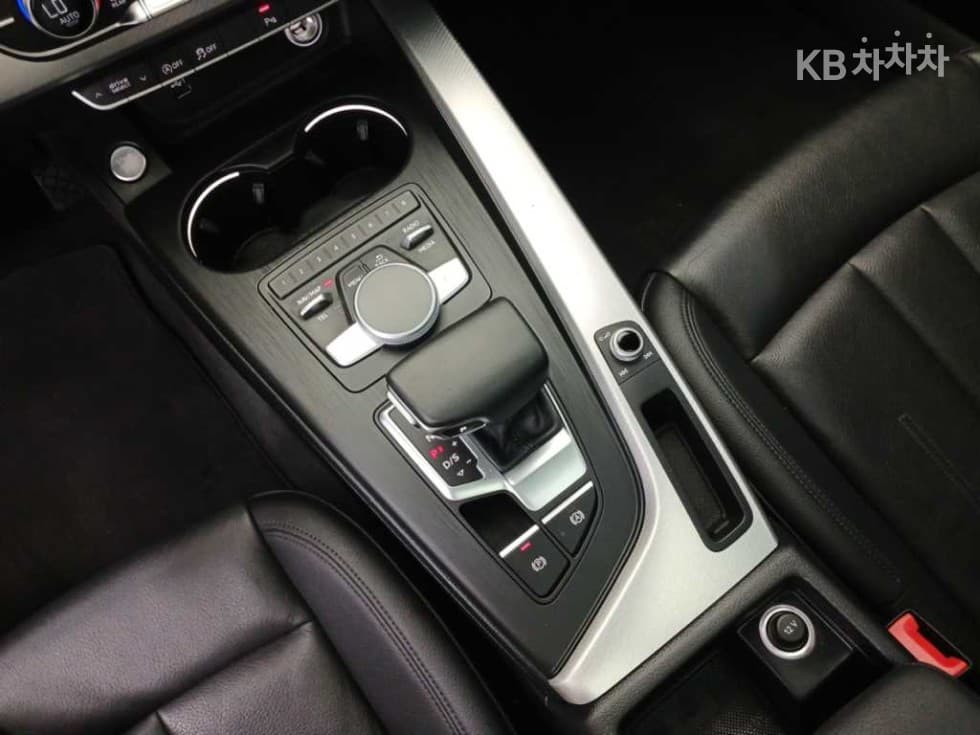 Ауди A4 (B9)40 TFSI - - 8