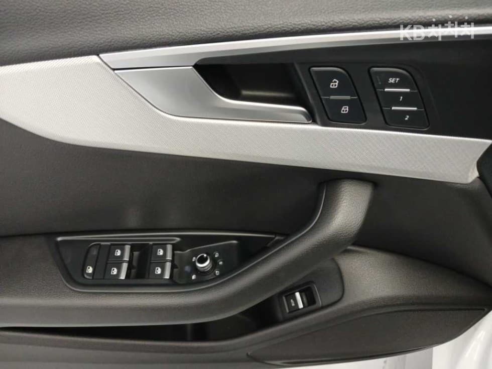 Ауди A4 (B9)40 TFSI - - 14