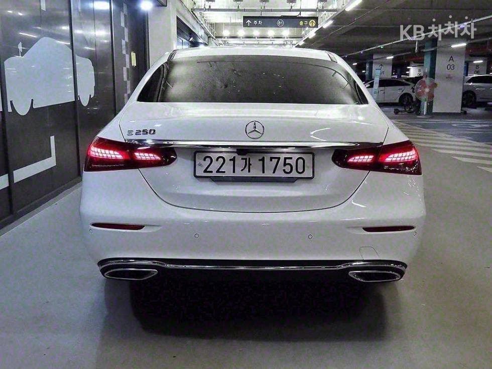 Mercedes-Benz E-Class (W213)E250 Avantgarde - 5