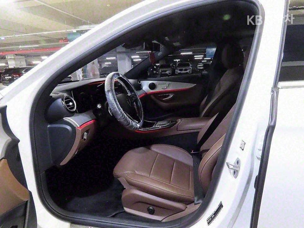 Mercedes-Benz E-Class (W213)E250 Avantgarde - 6