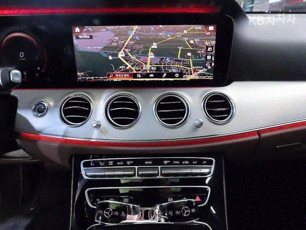 Mercedes-Benz E-Class (W213)E250 Avantgarde - 11