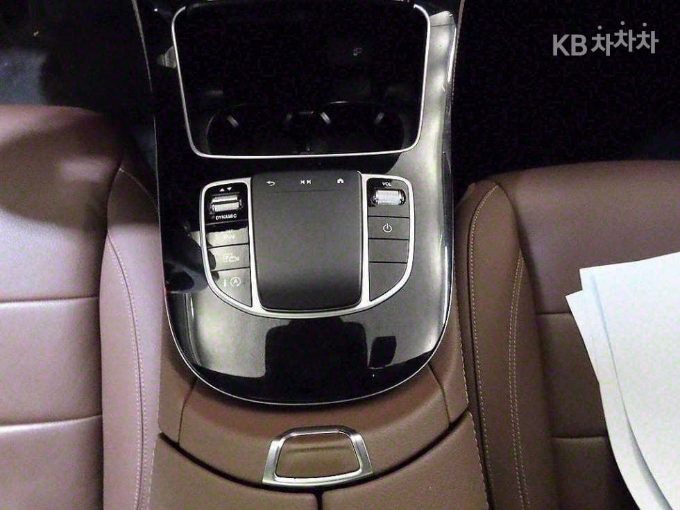 Mercedes-Benz E-Class (W213)E250 Avantgarde - 13