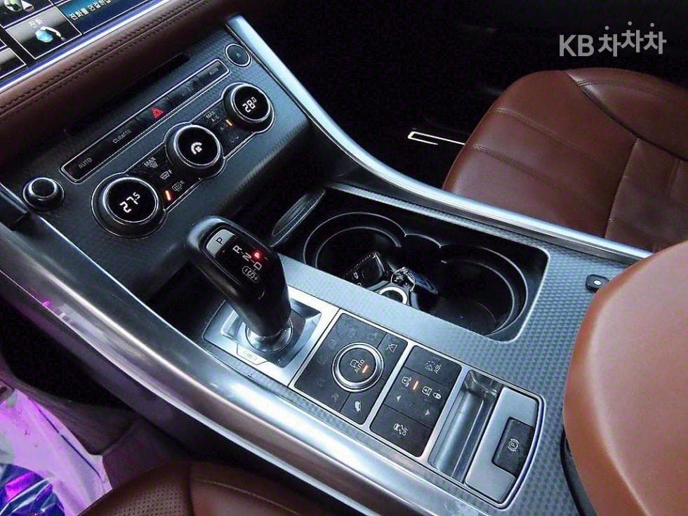 Land Rover New Range Rover Sport4.4 SDV8 HSE Dynamic - 10