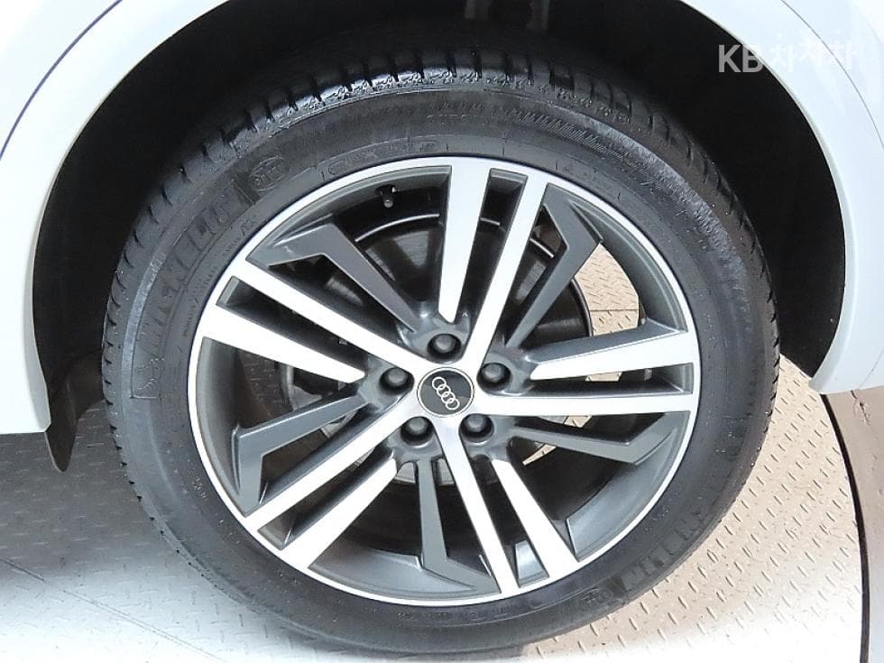 Audi The New Q5(FY)45 TFSI Quattro Premium - 20