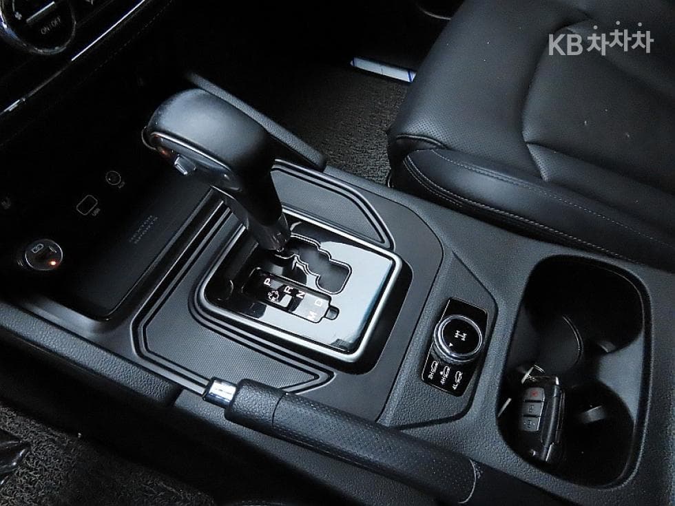 KG Mobility New Rexton Sports Khan2.2 AWD Prestige - 9