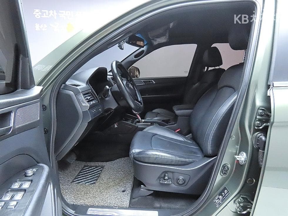 KG Mobility New Rexton Sports Khan2.2 AWD Prestige - 10