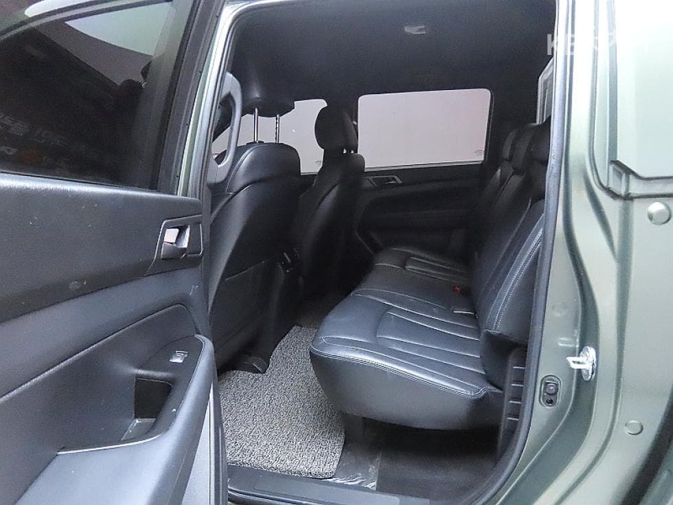 KG Mobility New Rexton Sports Khan2.2 AWD Prestige - 11
