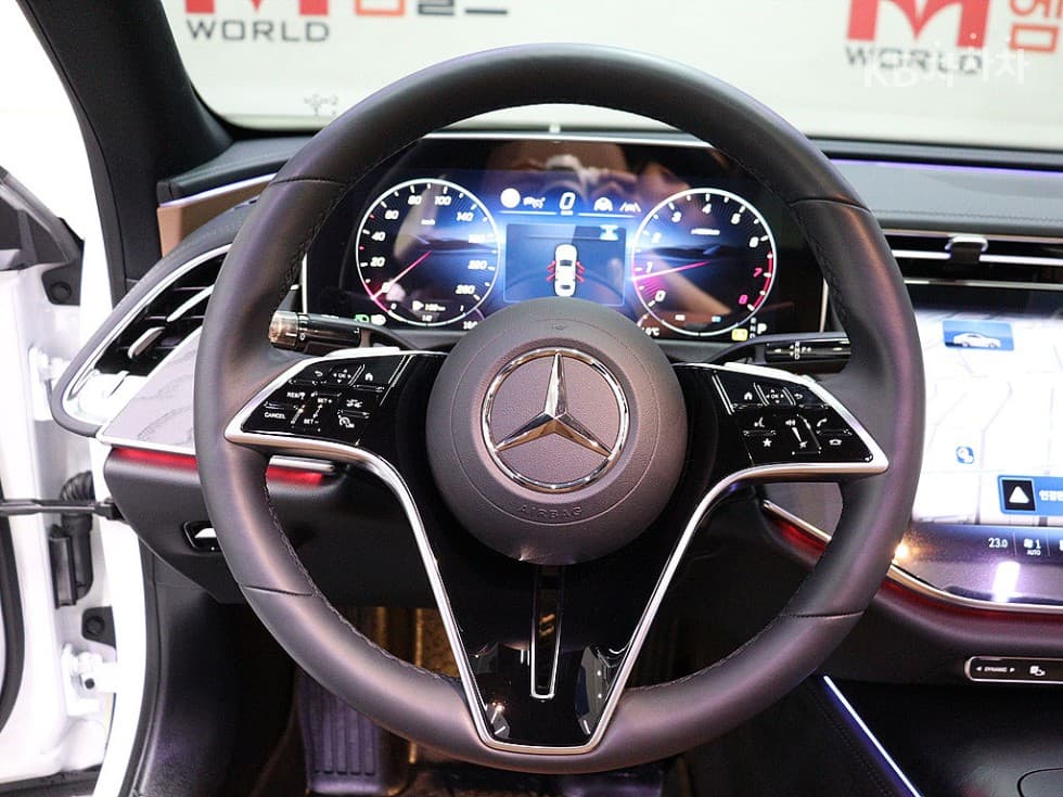 (238mo4999)Mercedes-Benz E-Class (W214)E200 Avantgrade - 9