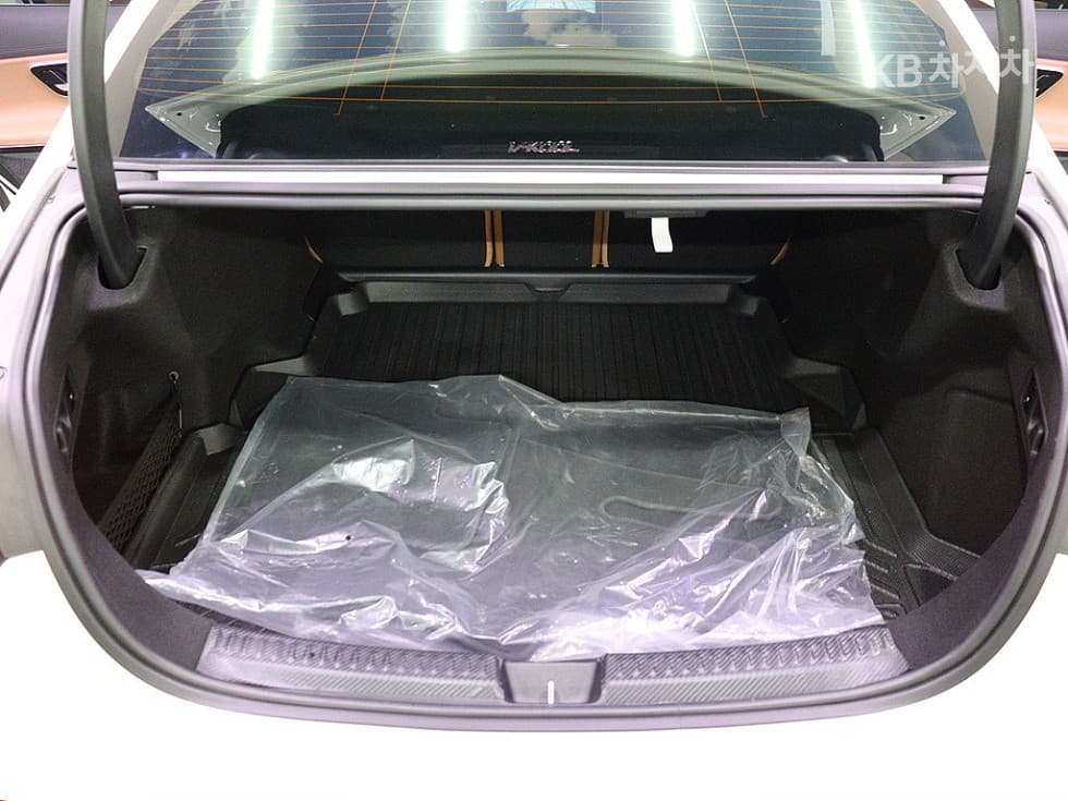 (238mo4999)Mercedes-Benz E-Class (W214)E200 Avantgrade - 15