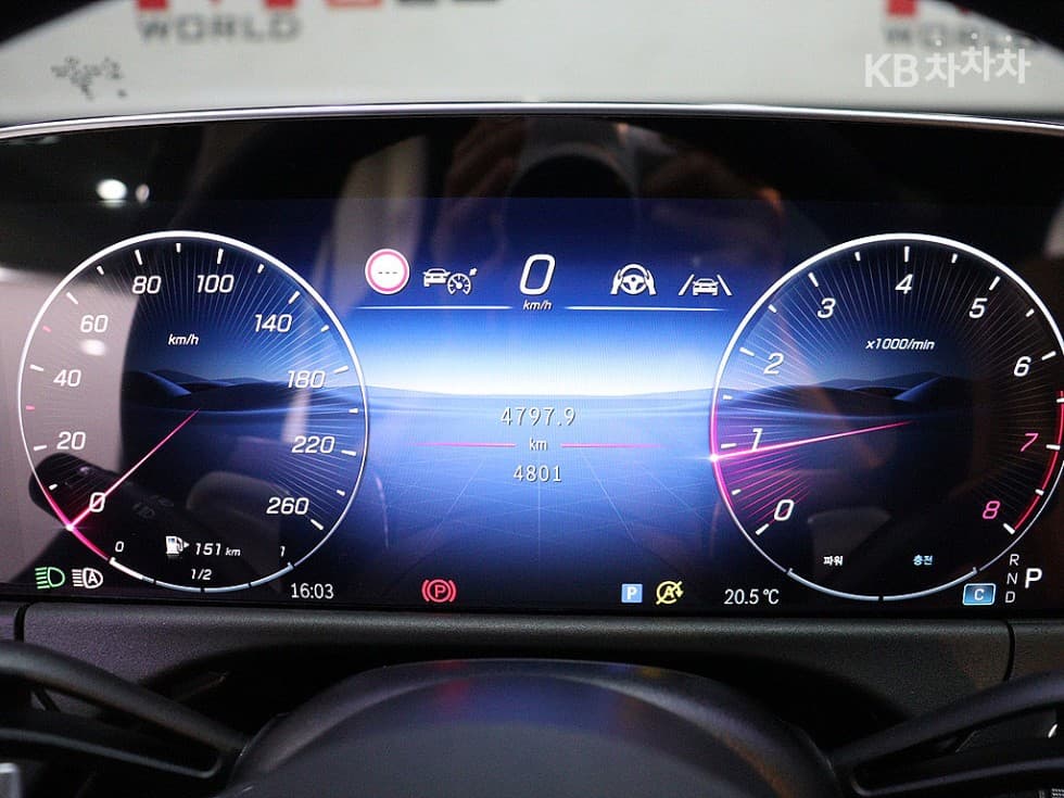 (238mo4999)Mercedes-Benz E-Class (W214)E200 Avantgrade - 5