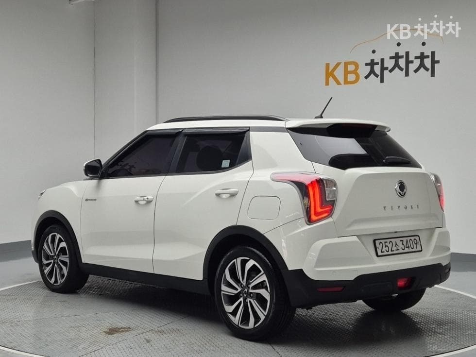 KG Mobility Very New (facelift/refresh; particularly for Tivoli) TivoliDiesel V5 4WD Standard - 2