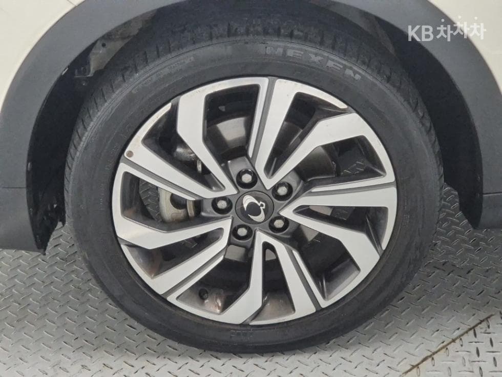 KG Mobility Very New (facelift/refresh; particularly for Tivoli) TivoliDiesel V5 4WD Standard - 19