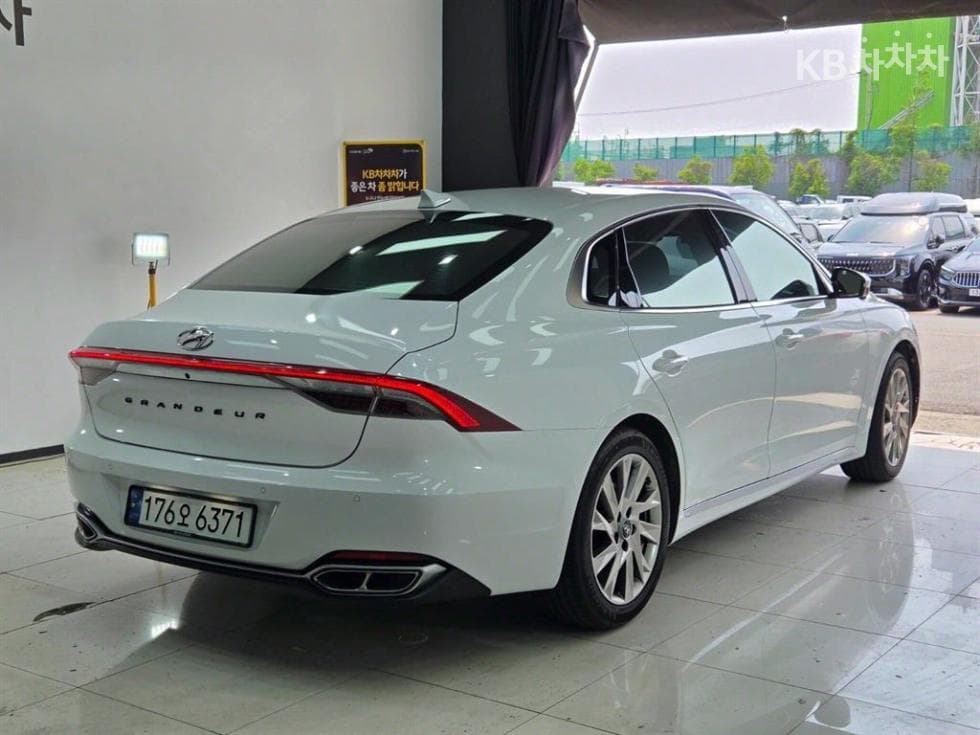 Hyundai The New (facelift) Grandeur (Azera) Hybrid2.4 Calligraphy - 2