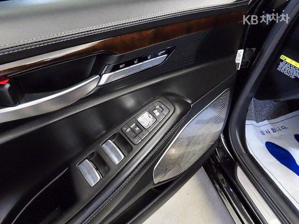 Genesis EQ9005.0 GDI AWD Prestige - 13