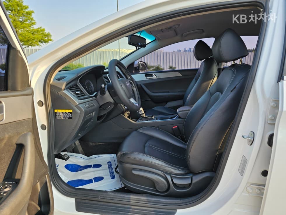 Хюндай Соната New Rise2.0 LPi Рент-а-кар Стил - 10