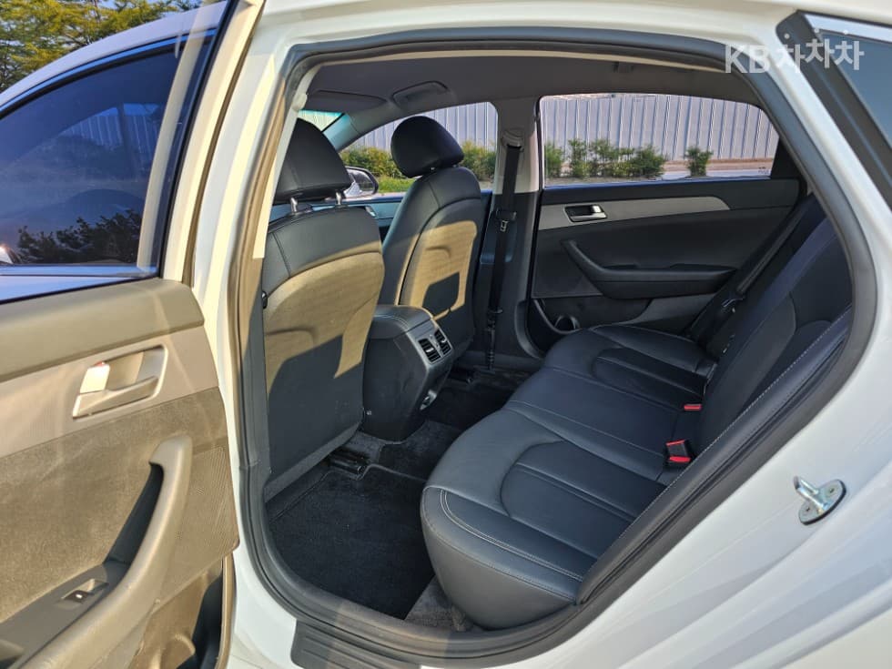 Хюндай Соната New Rise2.0 LPi Рент-а-кар Стил - 11