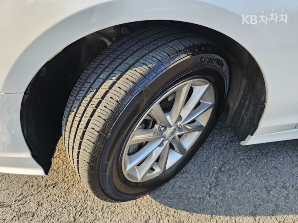 Хюндай Соната New Rise2.0 LPi Рент-а-кар Стил - 20