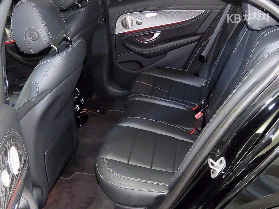 Mercedes-Benz E-Class (W213)E350 4MATIC Avantgarde - 6