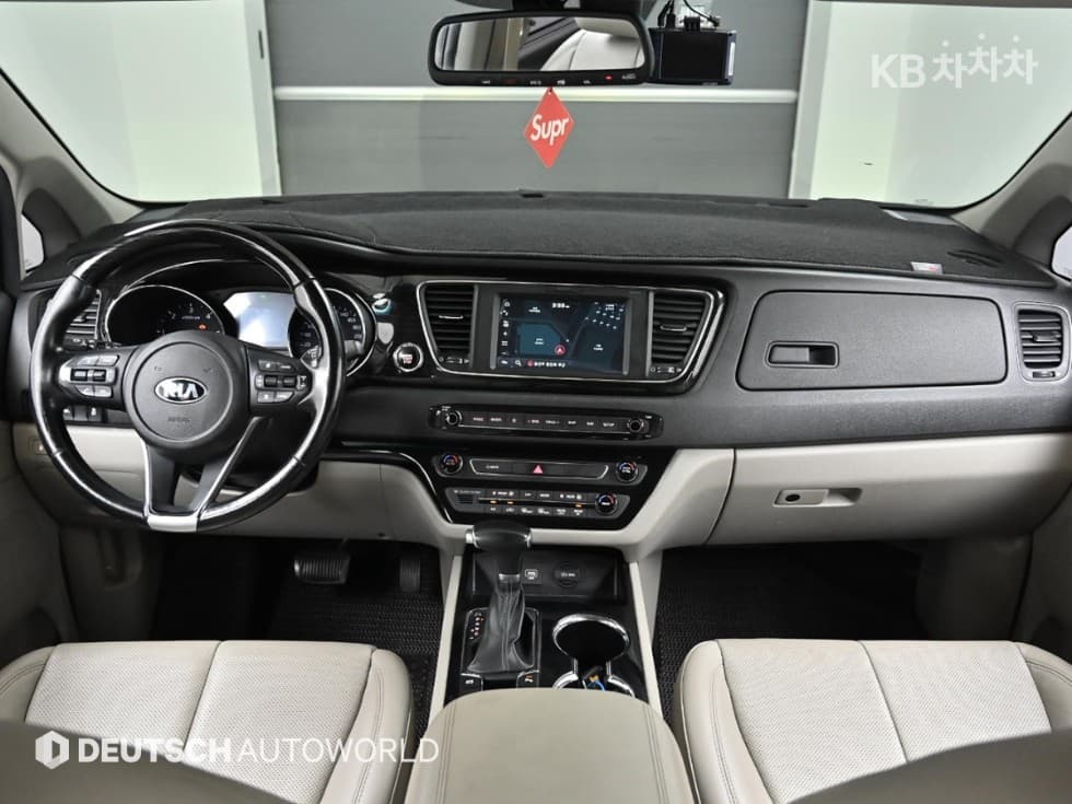 Киа The New (фейслифт) Канивал9-местен 2.2 Дизел Noblesse - 7