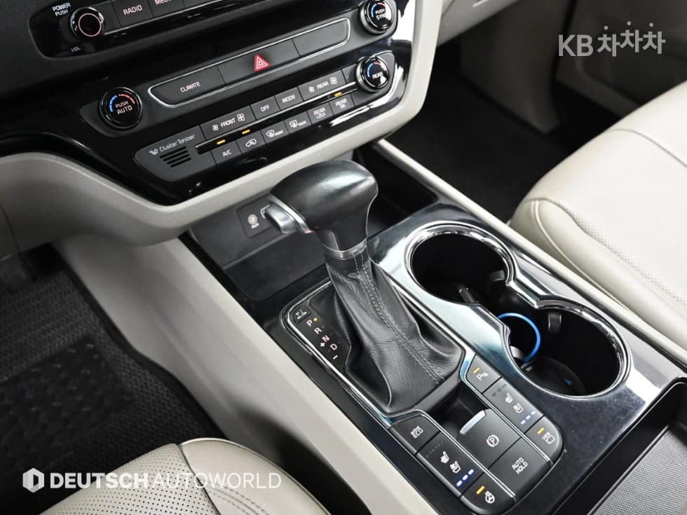 Киа The New (фейслифт) Канивал9-местен 2.2 Дизел Noblesse - 9