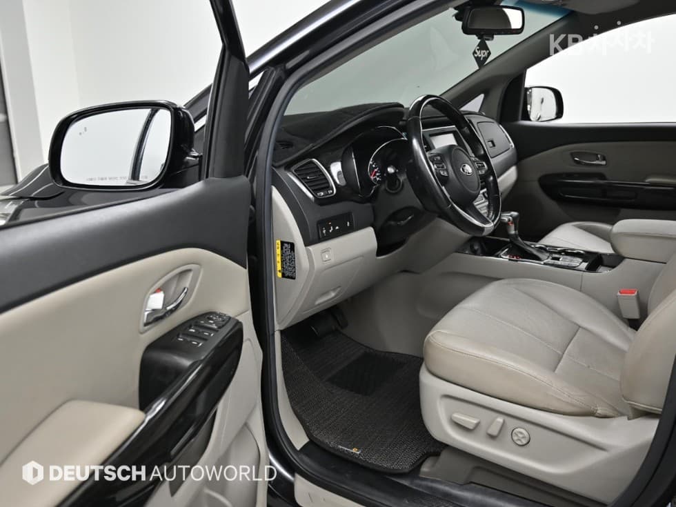 Киа The New (фейслифт) Канивал9-местен 2.2 Дизел Noblesse - 11