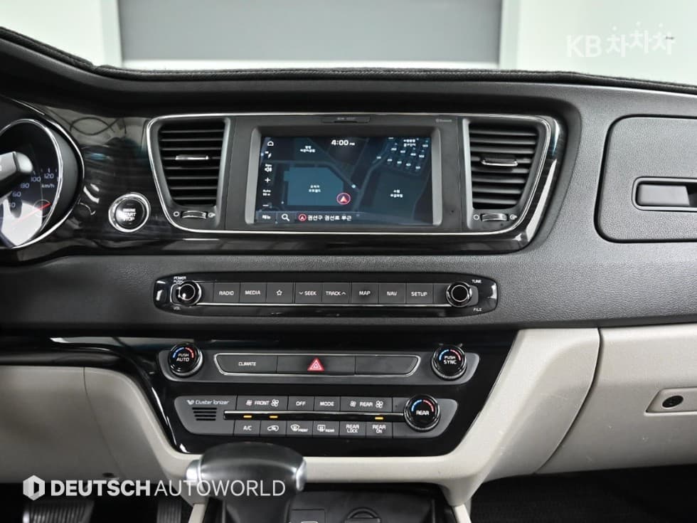 Киа The New (фейслифт) Канивал9-местен 2.2 Дизел Noblesse - 14