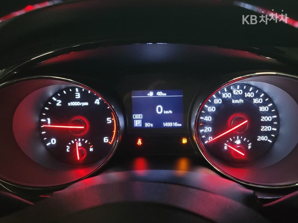 Киа The New (фейслифт) Канивал9-местен 2.2 Дизел Noblesse - 8