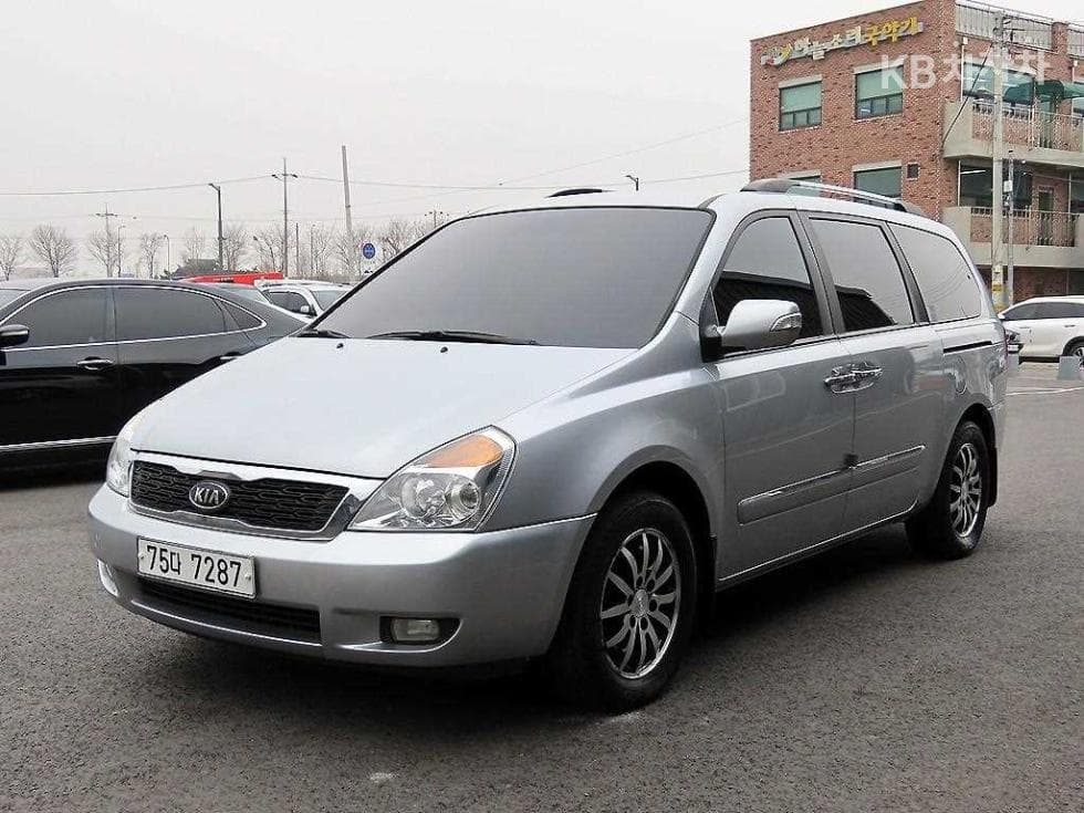 Kia Carnival R 그랜드Carnival President - Image 1