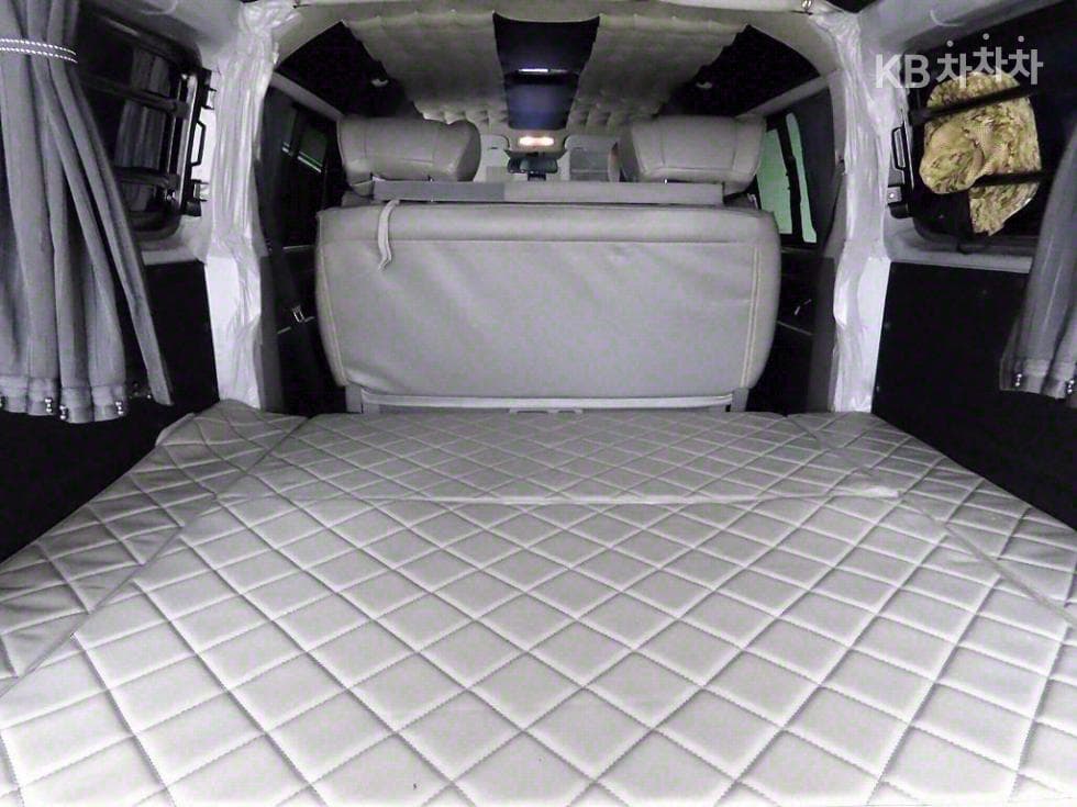 Hyundai Grand Starex5-seater Van Smart - 5