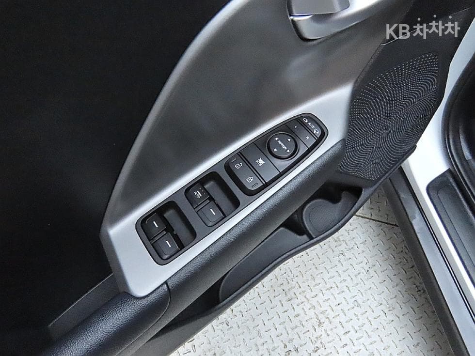 Киа Ниро PlusEV 어스 - 13