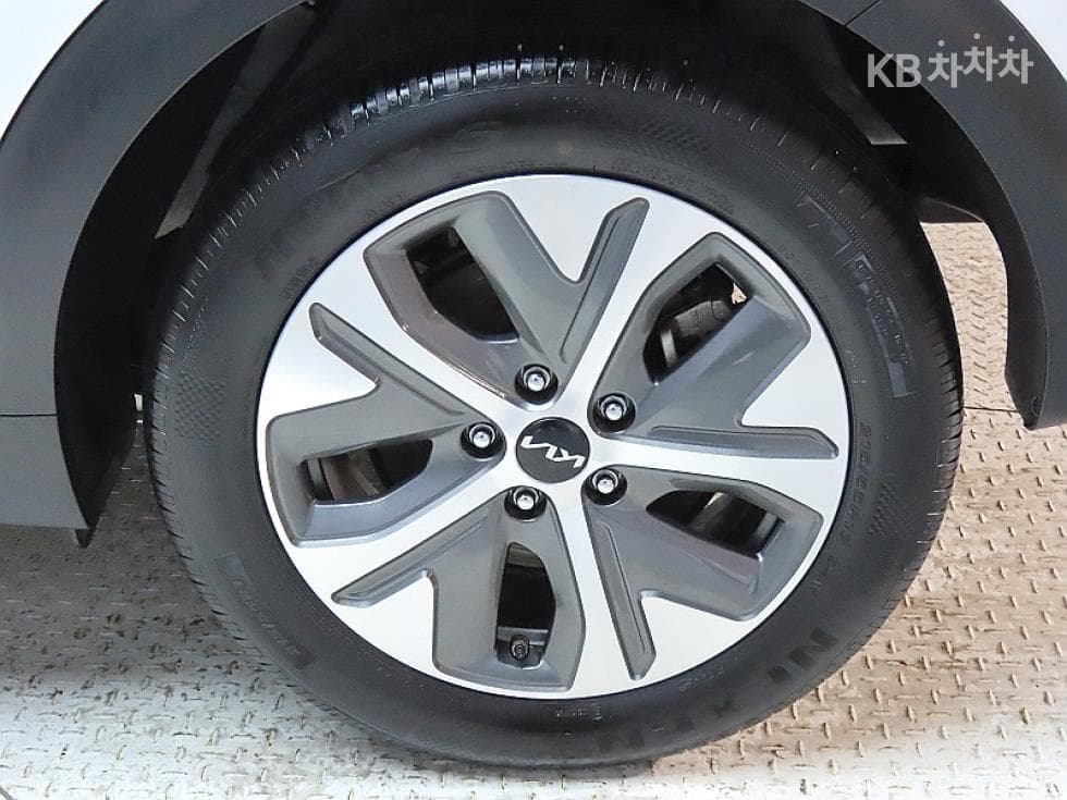 Киа Ниро PlusEV 어스 - 20