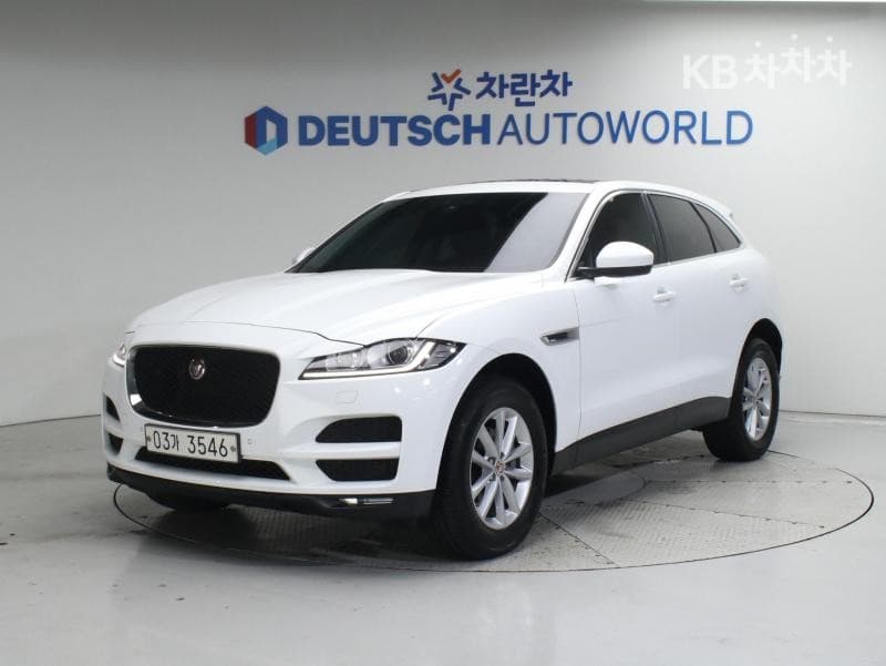 Jaguar F-PACE 20d Portfolio - Image 1