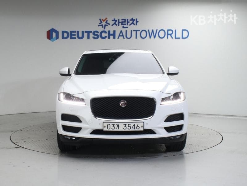 Jaguar F-PACE20d Portfolio - 3