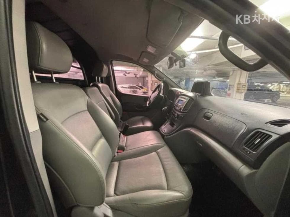 Hyundai Grand Starex3Seater승 Van Smart - 14
