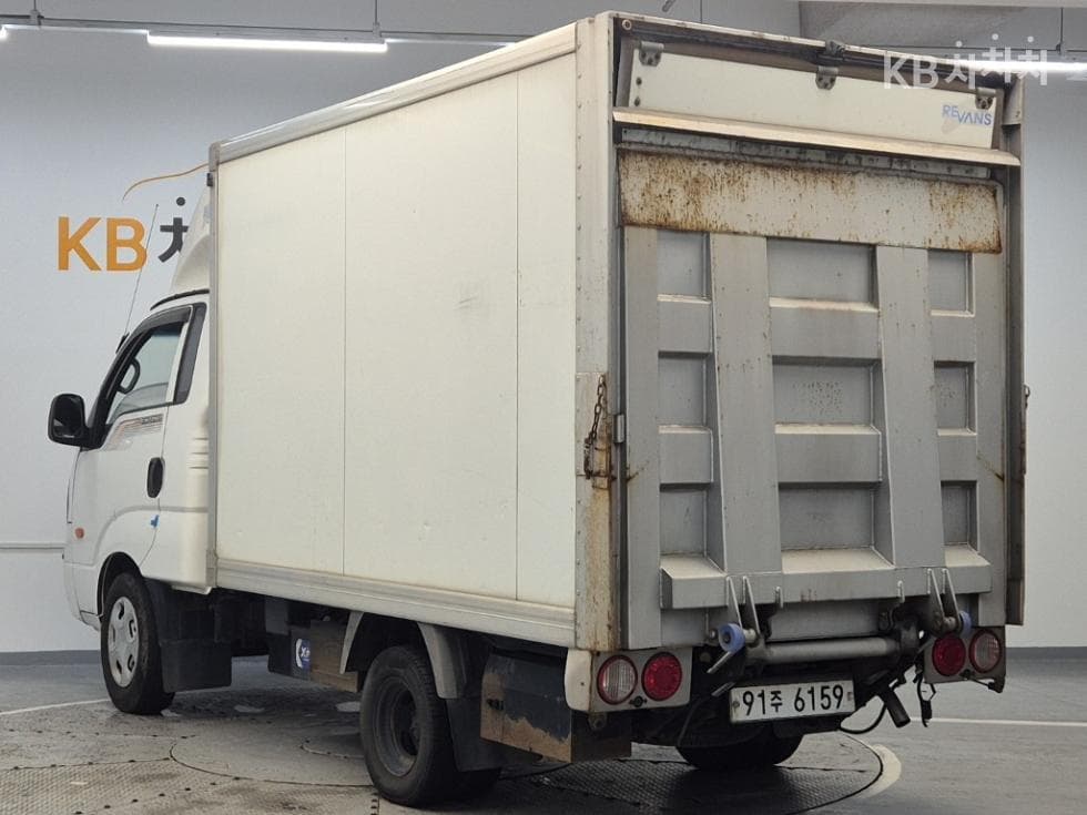 Киа Бонго 3 (лек)1 тон 내장Товарна надстройка 파워게이트 Удължено междуосие Королевска кабина Лукс - 2