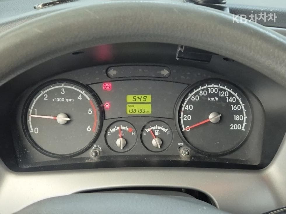 Киа Бонго 3 (лек)1 тон 내장Товарна надстройка 파워게이트 Удължено междуосие Королевска кабина Лукс - 5