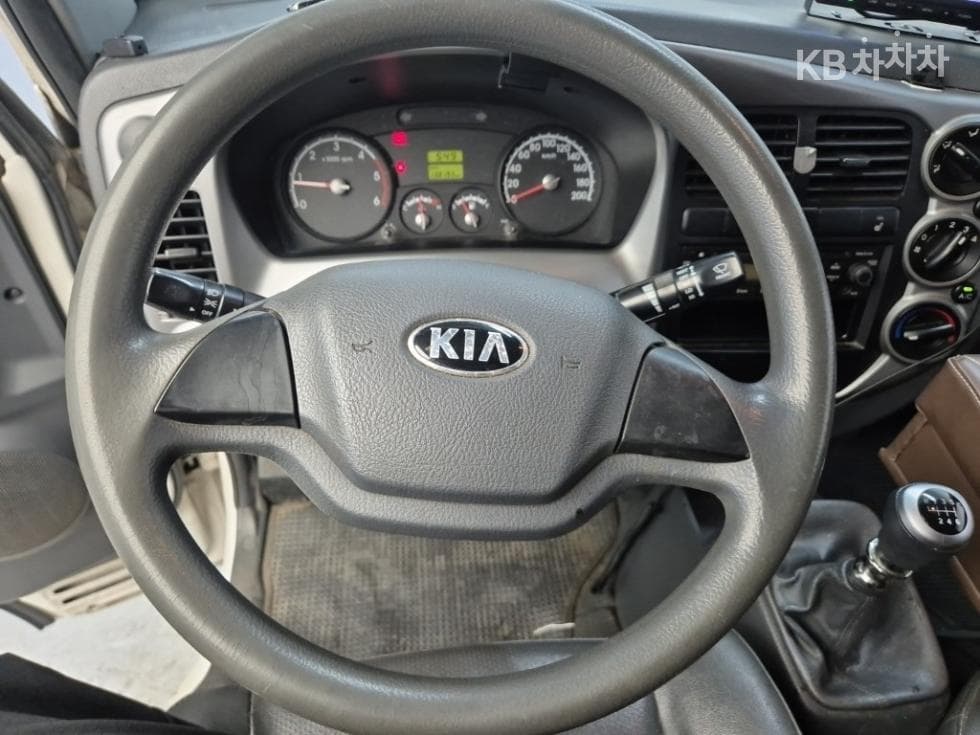 Киа Бонго 3 (лек)1 тон 내장Товарна надстройка 파워게이트 Удължено междуосие Королевска кабина Лукс - 8