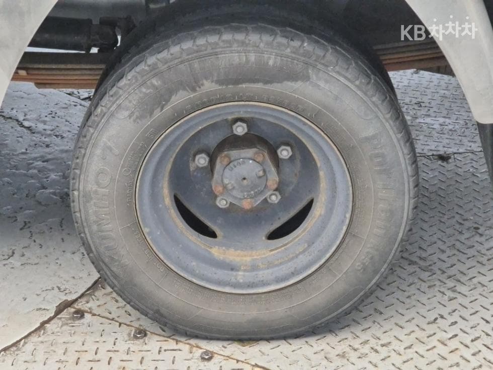 Киа Бонго 3 (лек)1 тон 내장Товарна надстройка 파워게이트 Удължено междуосие Королевска кабина Лукс - 14