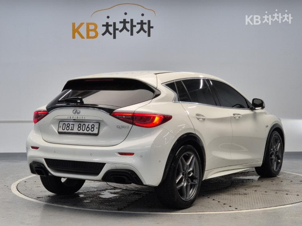 Местен피니티 Q302.0t Exclusive - 3