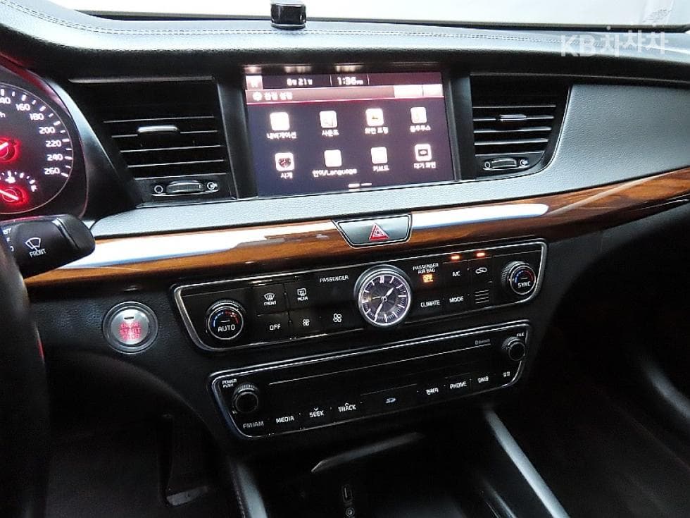 Kia All New K73.3 GDI Noblesse - 16