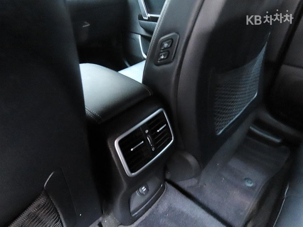 Киа Sportage 더 볼드2.0 Дизел 2WD Noblesse - 18