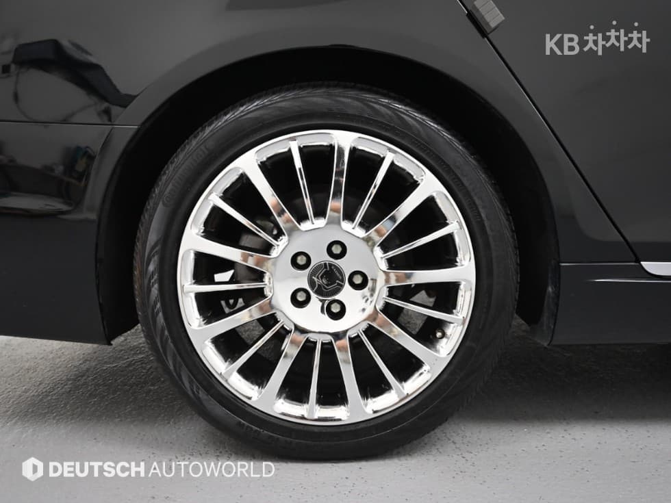 КейДжи Мобилити Нов체어맨WCW700 4TRONIC 5-местен Лимузин - 5