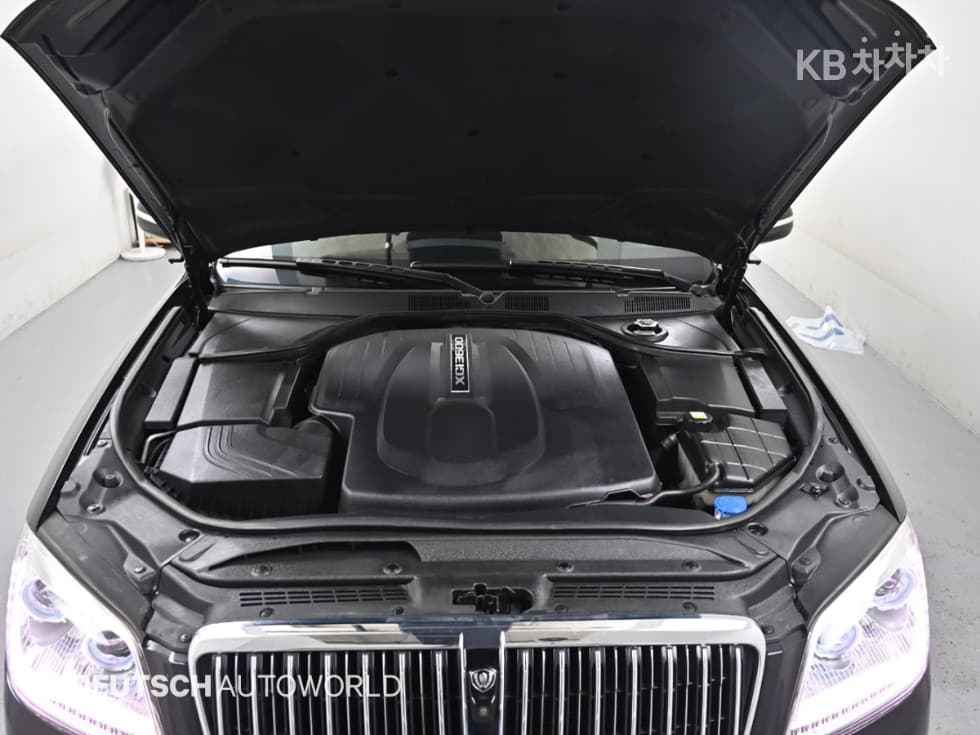 КейДжи Мобилити Нов체어맨WCW700 4TRONIC 5-местен Лимузин - 6