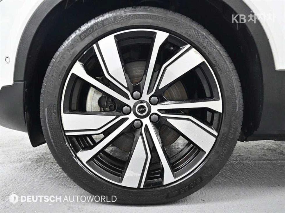 Volvo XC40 RechargeTwin Ultimate Стандартен - 5