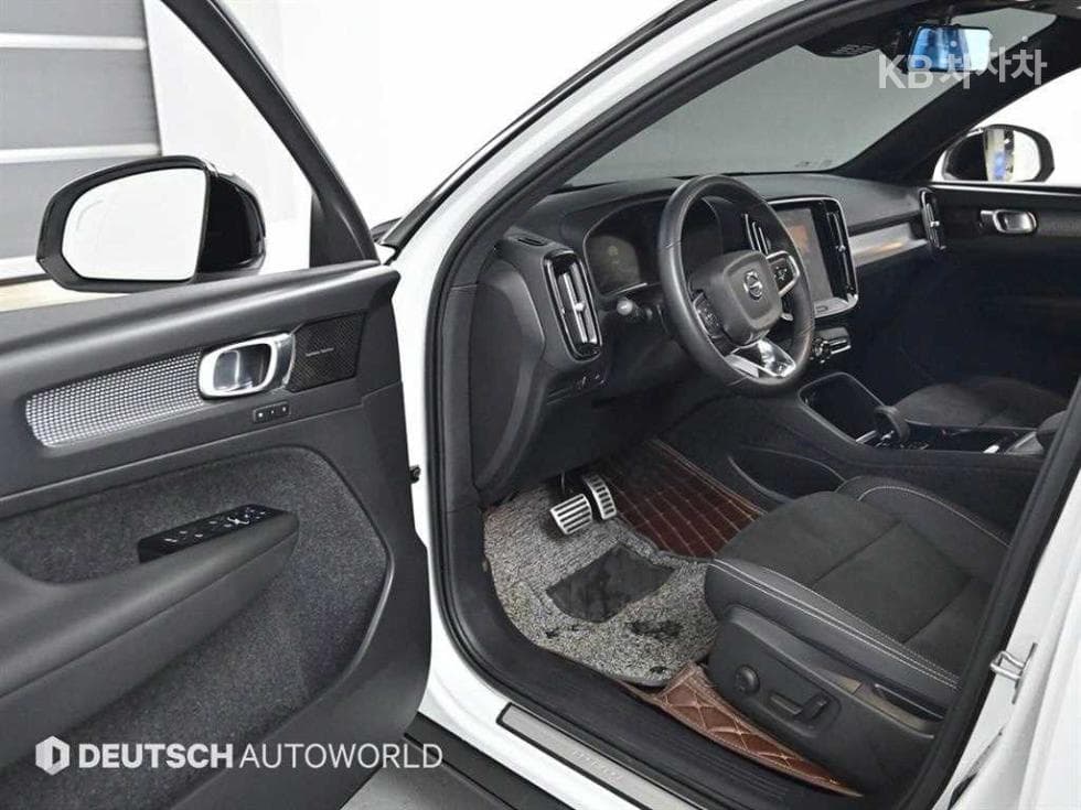 Volvo XC40 RechargeTwin Ultimate Стандартен - 11