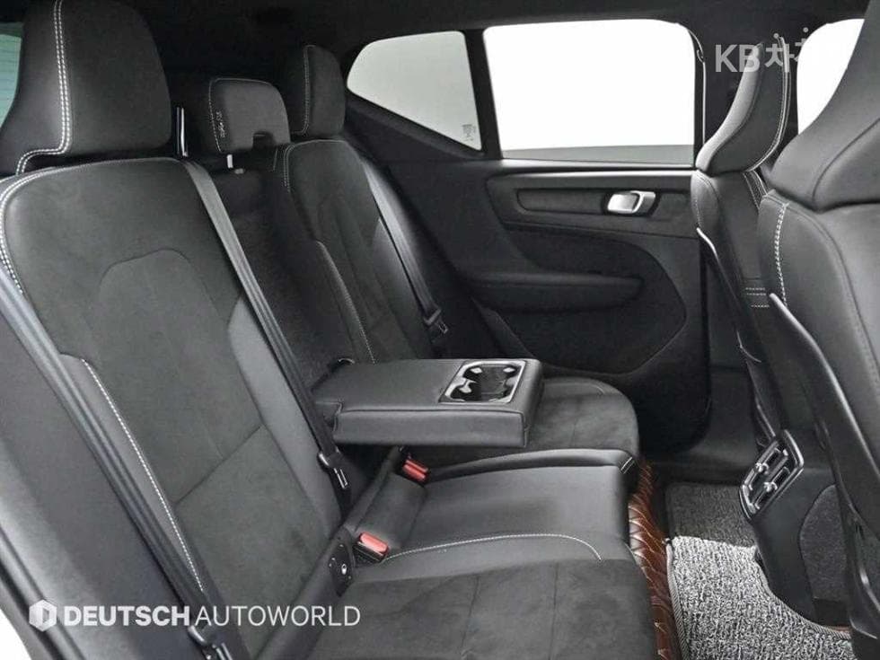 Volvo XC40 RechargeTwin Ultimate Стандартен - 12