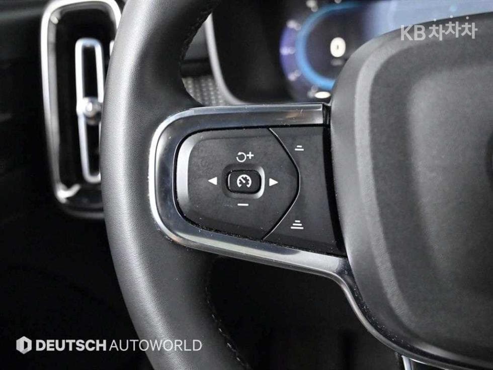 Volvo XC40 RechargeTwin Ultimate Стандартен - 18