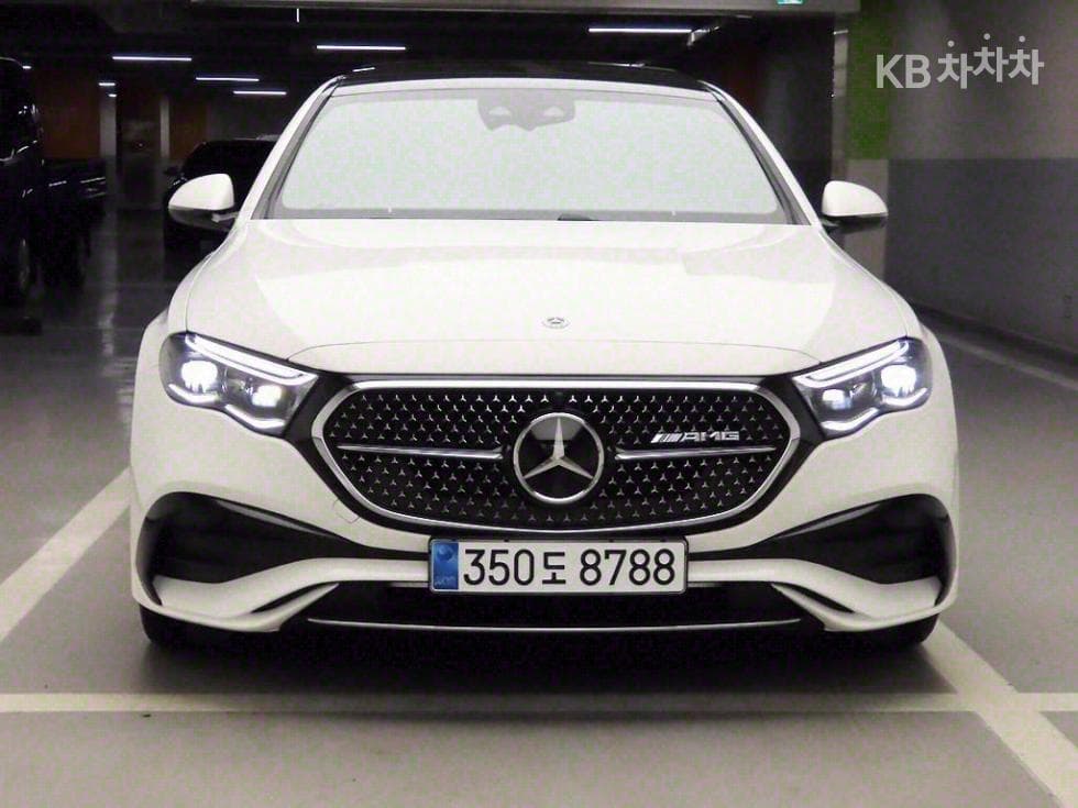 Mercedes-Benz E-클래스 (W214) E300 4MATIC AMG Line - Image 1