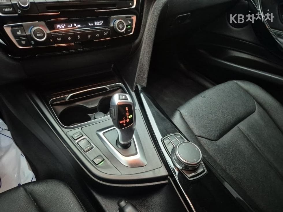 (211n8422)BMW GranTurismo 3 Series GT 320d F34 (2013~) - 8