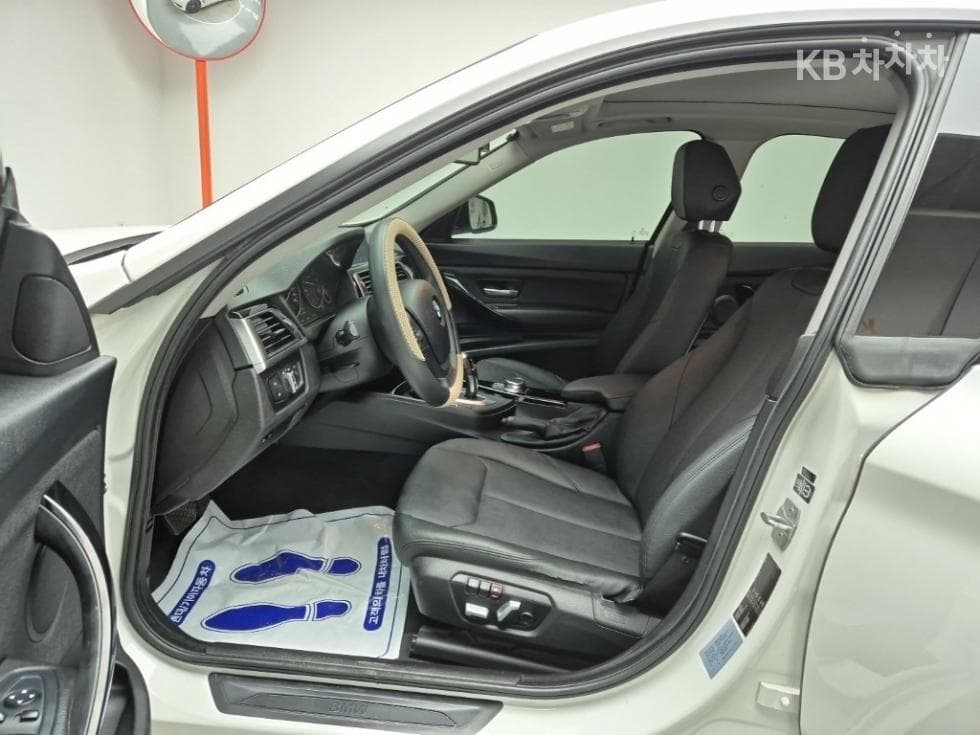 (211n8422)BMW GranTurismo 3 Series GT 320d F34 (2013~) - 11